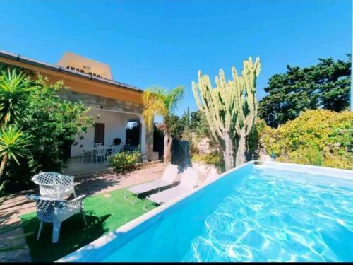 In Villa Con Piscina E Jacuzzi A San Leone