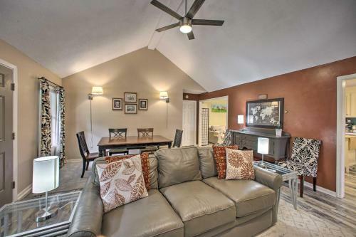 Greenville Cottage With Private Backyard And Deck
