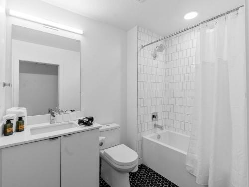 Chic 2br Apartment W Balcony By Stay Gia