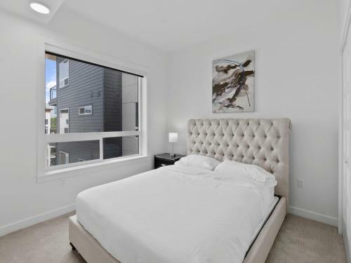 Chic 2br Apartment W Balcony By Stay Gia