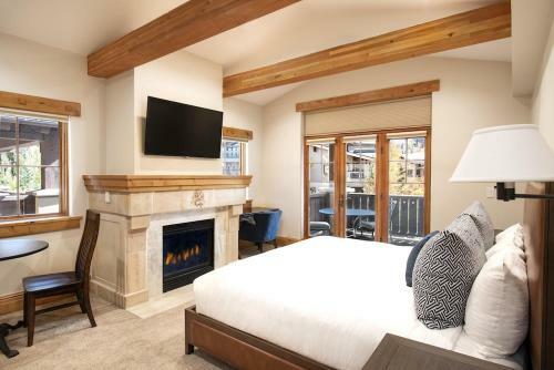 Deluxe One Bedroom Suite Apartment Hotel