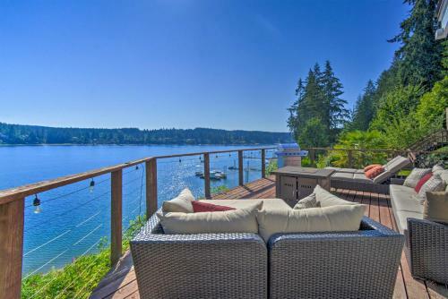 Waterfront Gig Harbor Home With Furnished Deck
