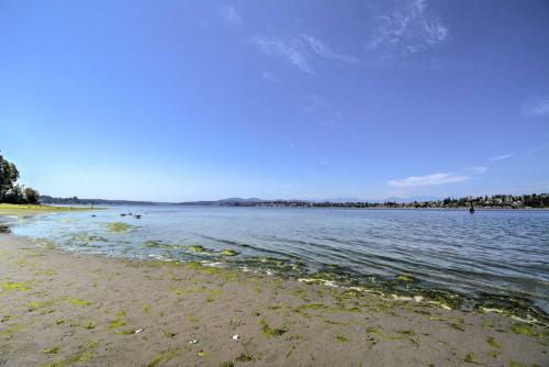 Coastal Port Orchard Retreat With Beach Access!