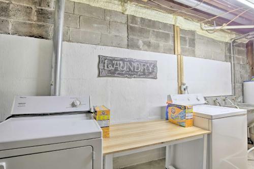 Cozy Eau Claire Home - Half Mi To Carson Park!