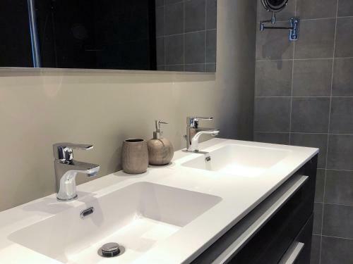 Hostal Le Prieur� De Bazainville