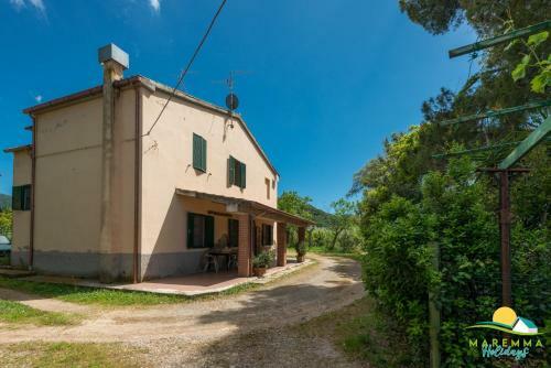 Maremma Holidays: Casale A Scarlino Scalo