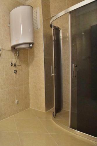 Stunning 2-bedroom Apartment With Pool