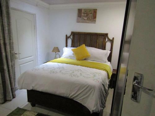 Hostal Phomolong Guest House Soweto