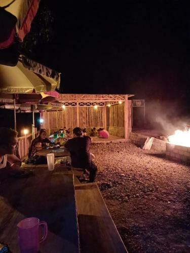 Hostal Brown Bamboo Landak River