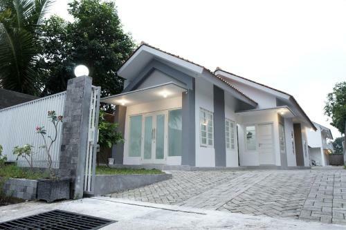 Albergue Djuragan Kamar Nogotirto