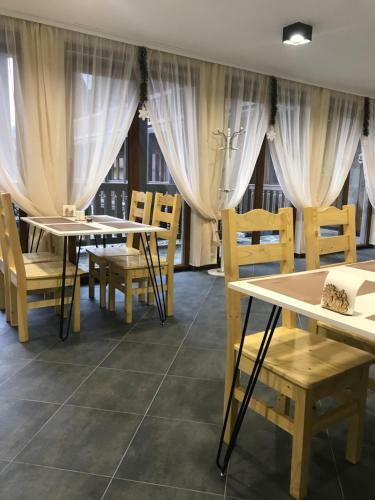 Hostal Nikol Guest House