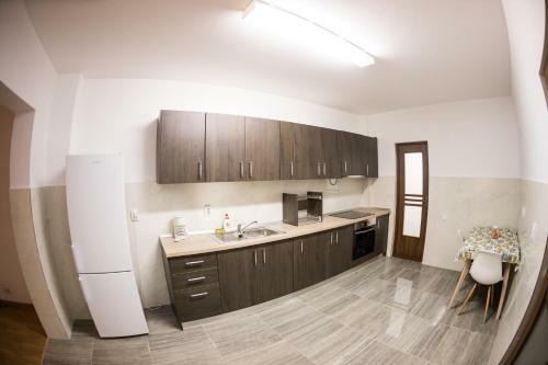 Travel Homzzz Apartments