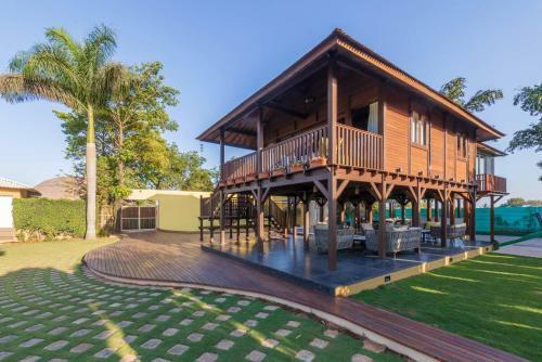 Stayvista At Vedanta Farm Villa