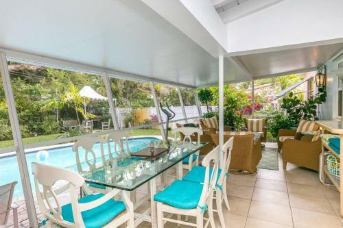 Villa Floral Oasis