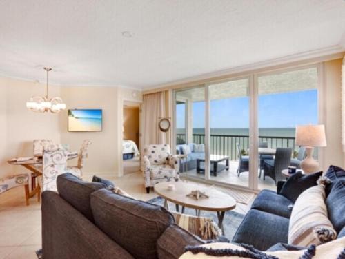 Apartamento Beachfront Condo With Pool