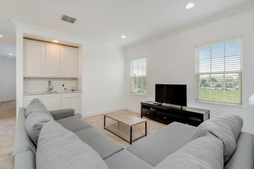 Modern Reunion Villa With Pool Villa