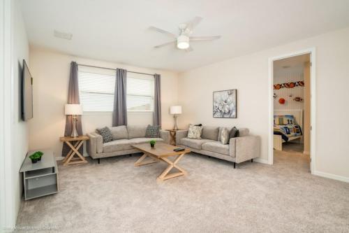 New Solara 5 Bdm Townhome With S Facing Pool Villa