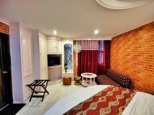 Auckland Hotel And Restaurant