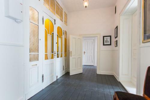 Real Old Town Apartment