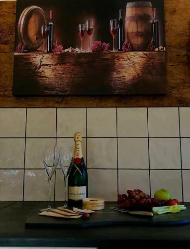 Trelaske Mill Cider Barn-with Hot Tub, Fire Pit Bbq