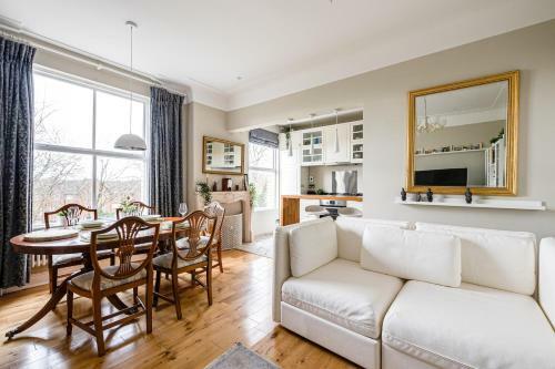 Apartamento Stylish Duplex In Princes Avenue