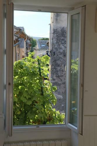 Maison De Village Sur Donz�re