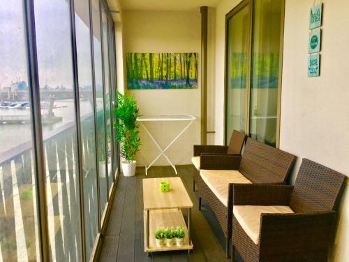 London Excel 2 Bedrooms River View Apartment