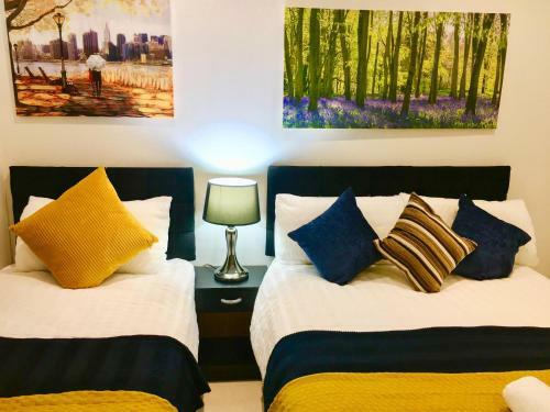 London Excel 2 Bedrooms River View Apartment