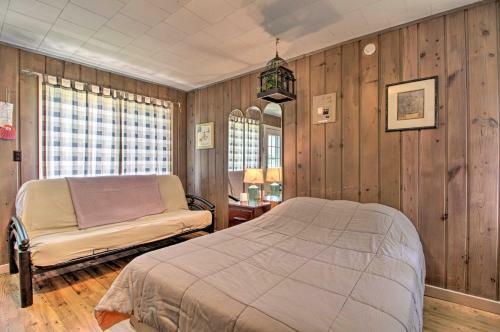 Pet-friendly Lake Cabin Boat Rentals And Dock!