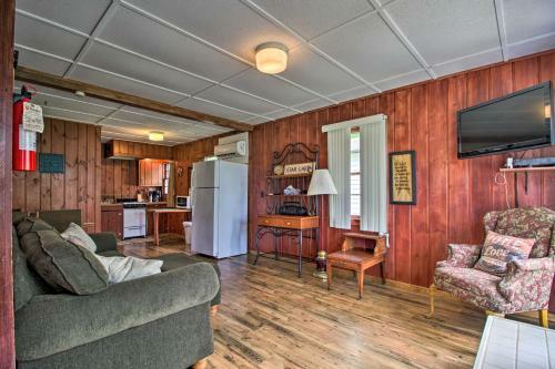 Lake Retreat With Dock, Deck And Bbq, Byo Boat!