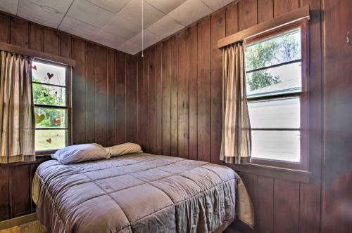 Lakefront Dent Cabin - Boat Rentals And Docks!
