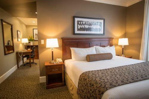 Hume Hotel