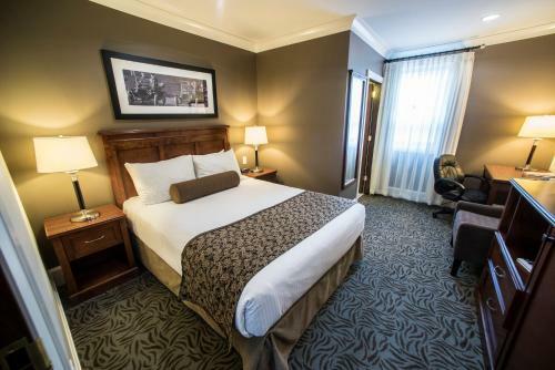 Hume Hotel