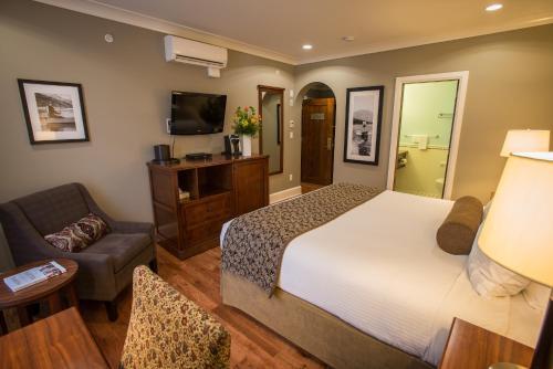 Hume Hotel