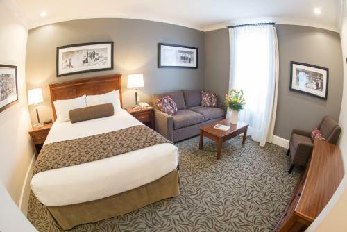 Hume Hotel