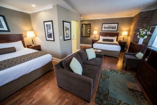 Hume Hotel