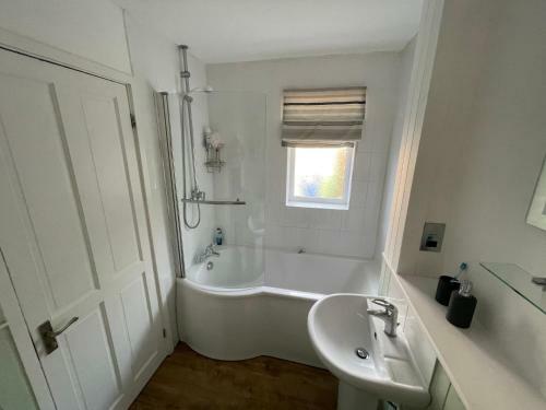 2 Bed Bungalow In Winchcombe, Cotswolds,gloucester