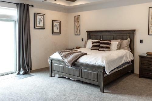 East Side Tuscan Villa