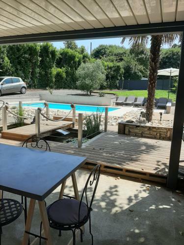 Hostal Les Chambres D'h�tes De La Croix Bleue