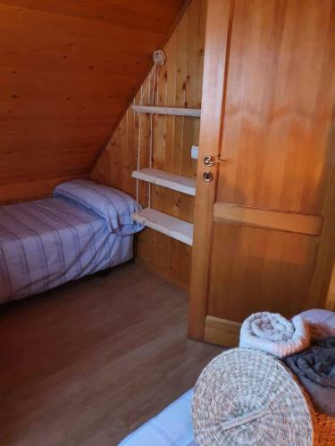 Caba�a De Madera Especial Y Acogedora