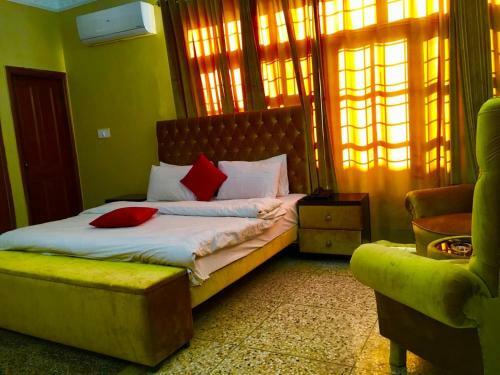Hostal The Clift Royal
