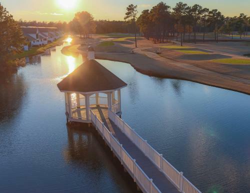 Hotel River Oaks Golf Resort
