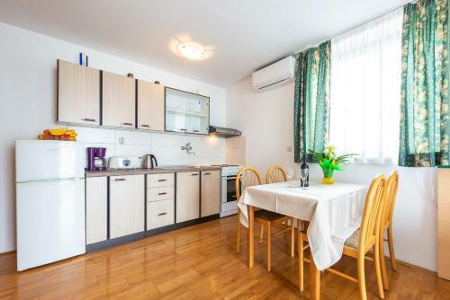 Apartments Matu?ko