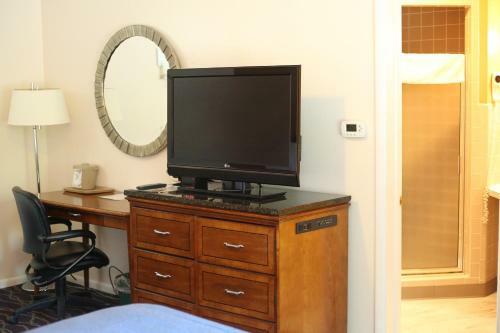 Cozy Corner Motel