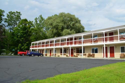 Cozy Corner Motel