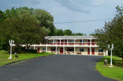 Cozy Corner Motel