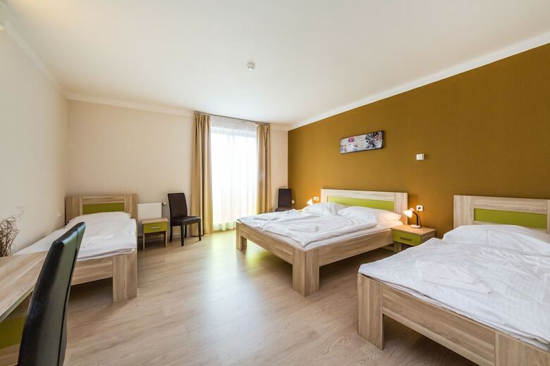 Nad Kr�lovnou Hotel & Restaurant