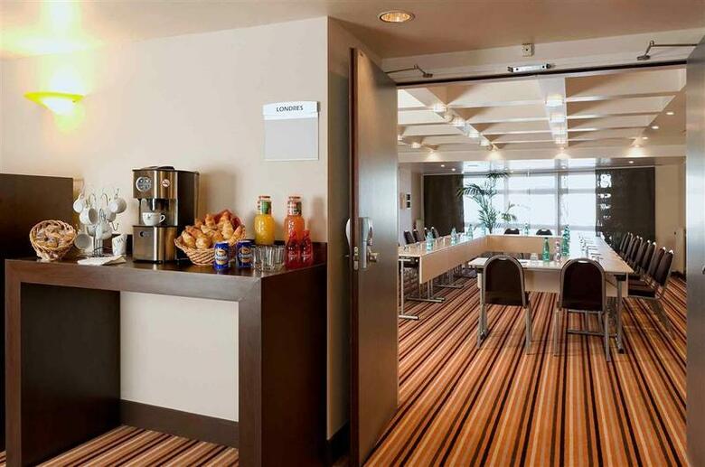 Hotel Mercure Paris Massy Gare Tgv