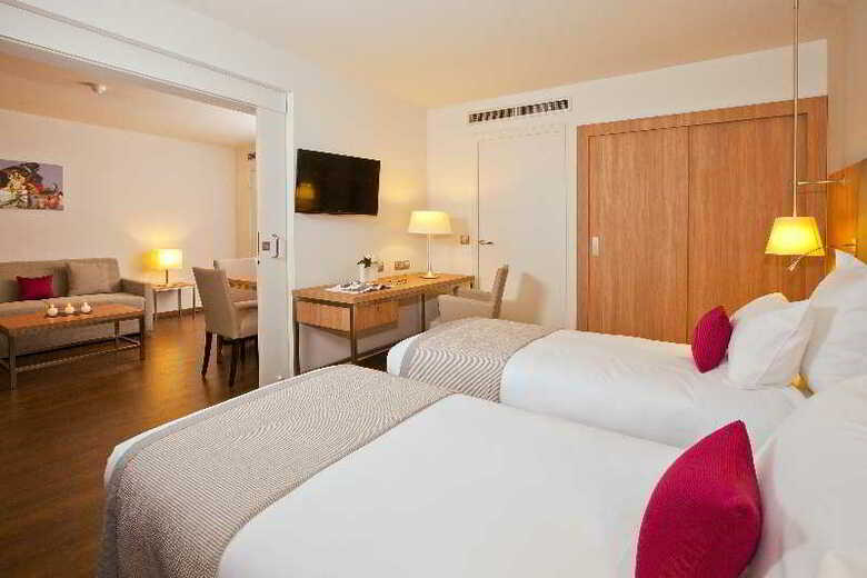 Hotel Residhome Roissy Park
