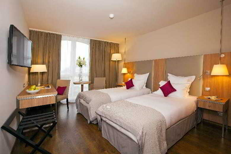 Hotel Residhome Roissy Park